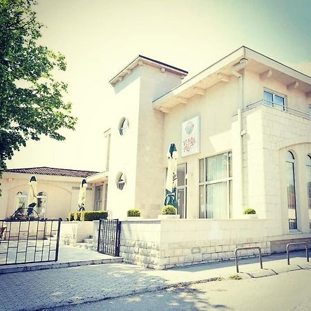 Hotel Vukov Most Nikšić Extérieur photo