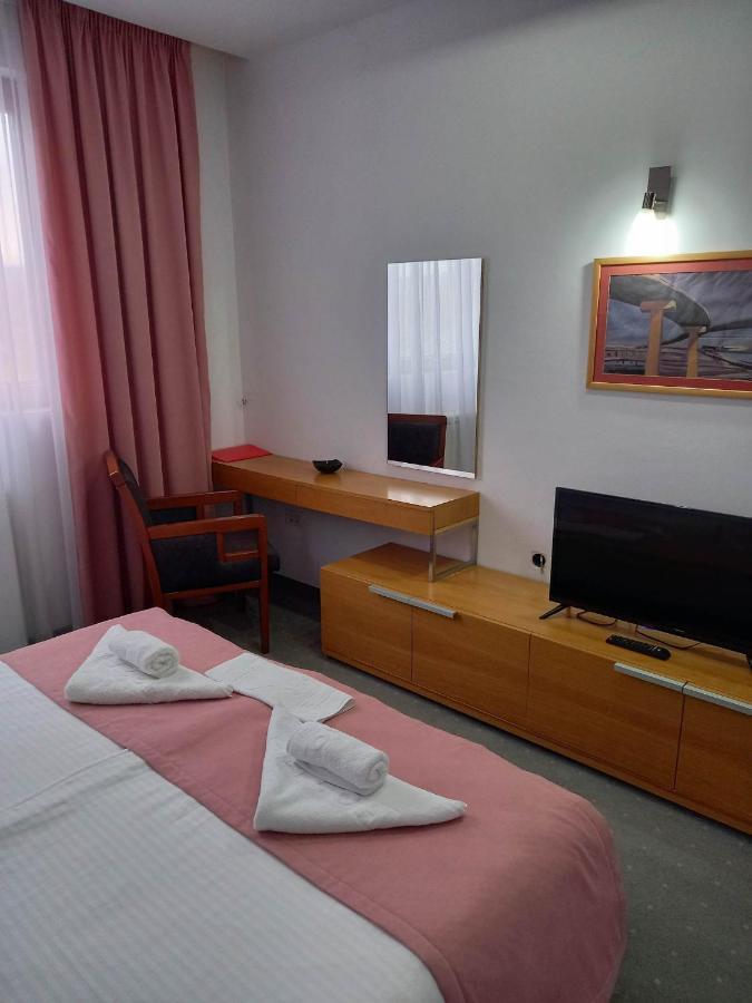 Hotel Vukov Most Nikšić Extérieur photo